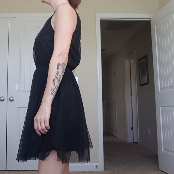H & M Divided tulle dress. - Picture 3 of 12